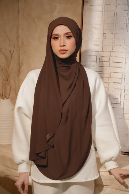 AIRY BRUNETTE BROWN