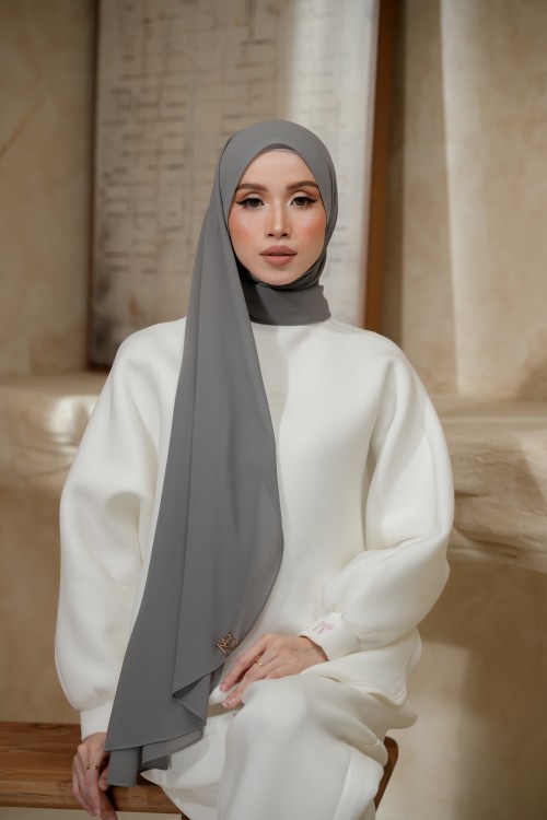 NAURA GRAY