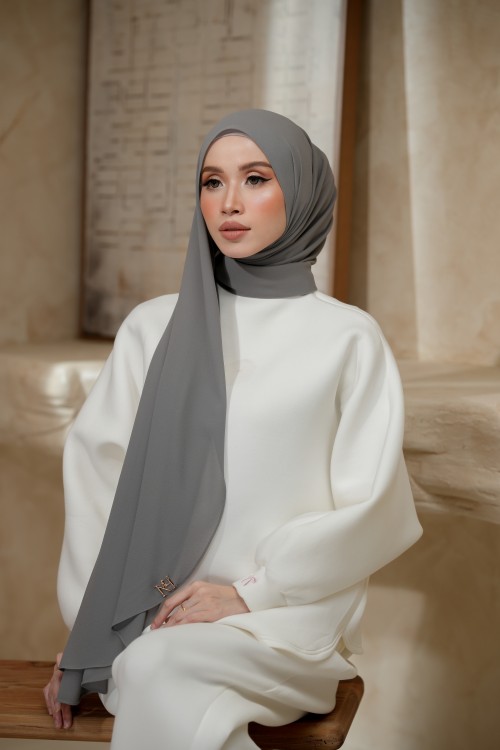 NAURA GRAY