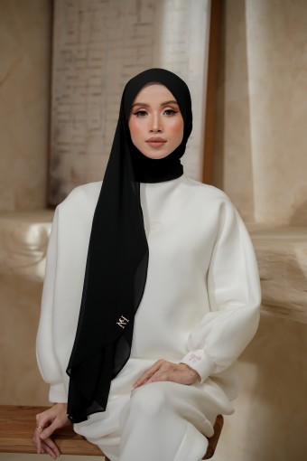 NAURA BLACK