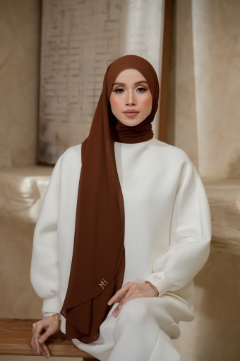 NAURA RICH BROWN