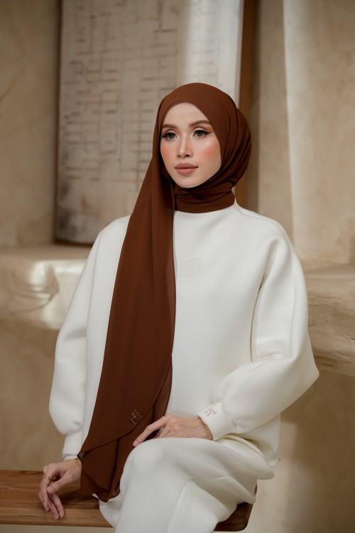 NAURA RICH BROWN