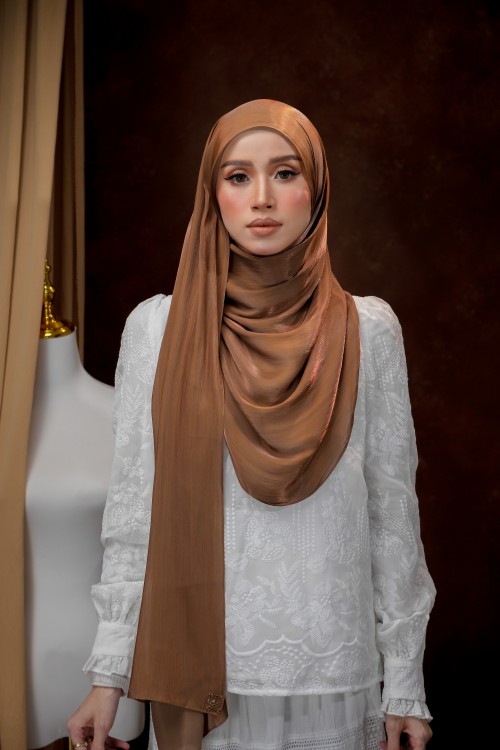 NOURA GOLDEN BROWN