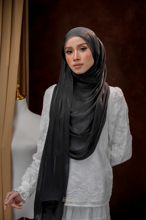 NOURA BLACK