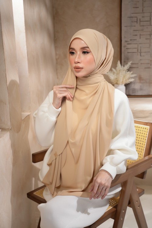 AIRY CHAMPAGNE