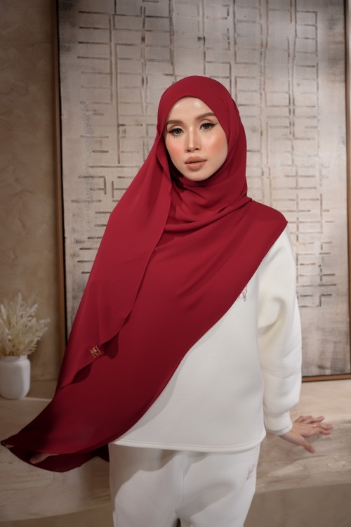 LAURA BLOOD RED